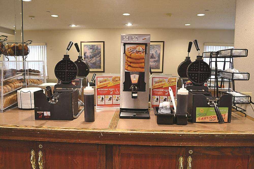 Days Inn By Wyndham Pleasant Prairie Kenosha מתקנים תמונה